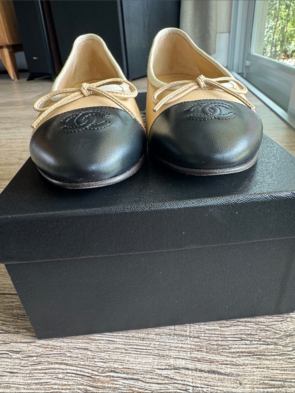 CHANEL Beige and Black Two-Tone Cap-Toe Ballet Flats - Picture 14 of 16